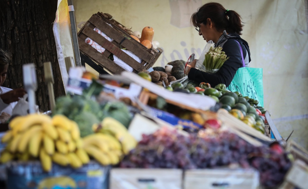 Latinoamericanos buscan productos más baratos