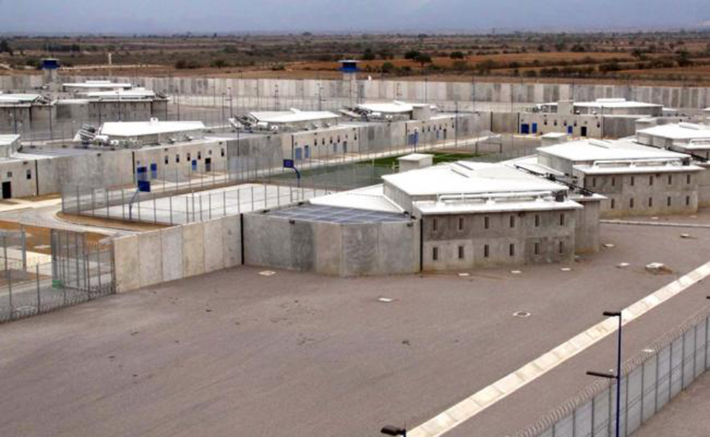 FGR imputa a 16 exmandos penitenciarios por irregularidades en 8 Ceferesos