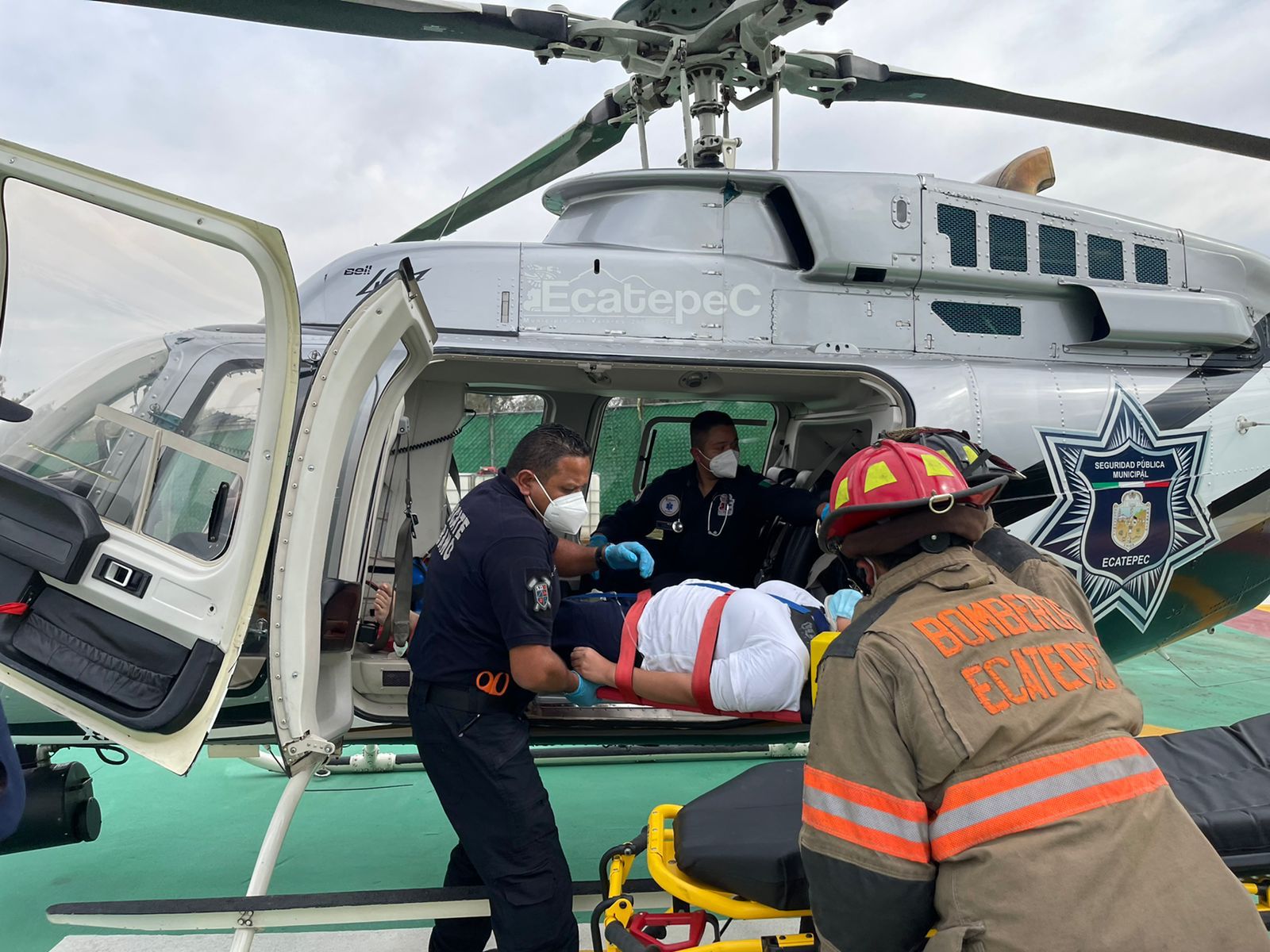 Joven atropellada es trasladada en helicóptero de Ecatepec; llega al hospital en 4 minutos