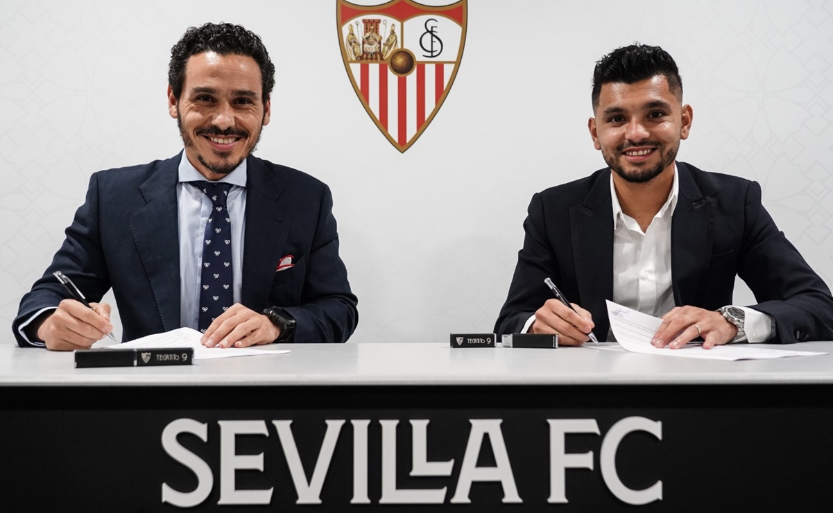 Jes&uacute;s 'Tecatito' Corona es nuevo jugador del Sevilla