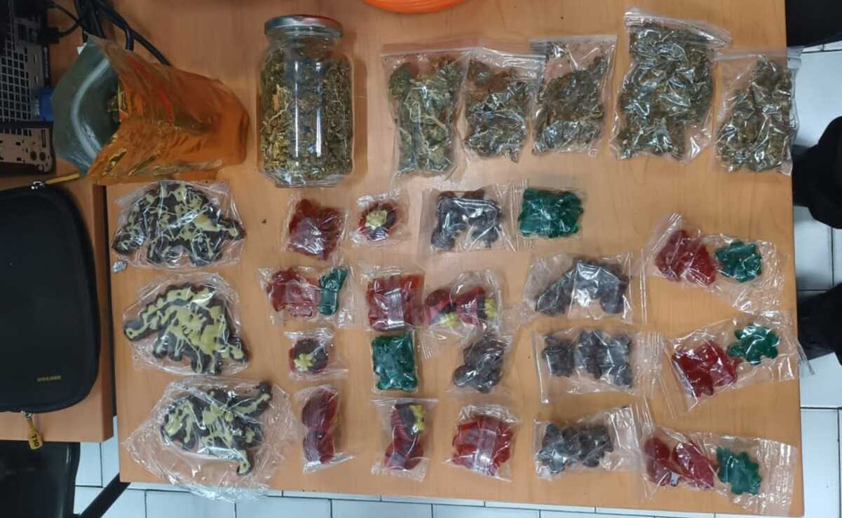 Galletas de dinosaurio, trufas y gomitas con droga; los dulces que vend&iacute;a el narcomenudista detenido en CU 