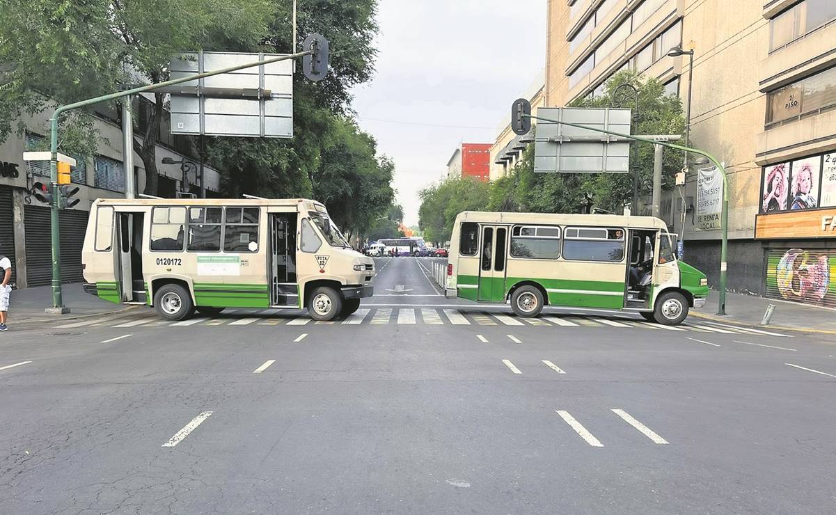 Transportistas amagan con bloqueos para subir tarifa