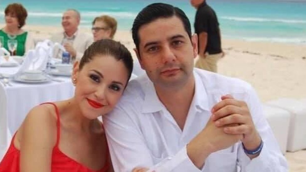 Juez Uriel Villegas y su esposa