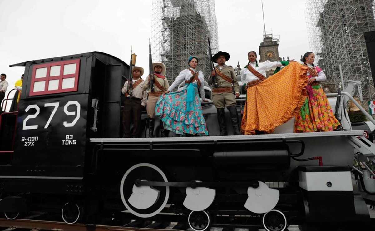 Adelitas y revolucionarios engalardonan el desfile militar por el 112 Aniversario de la Revolución Mexicana 