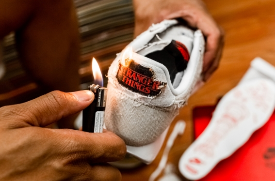Nike lanza tenis inspirados en Stranger Things que puedes quemar