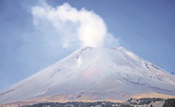 mexico-volcano_93014199.jpg