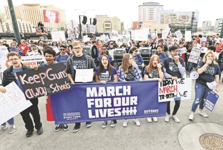 us-thousands-join-march-for-our-lives-events-across-us-for-schoo_76610736.jpg