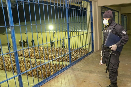salvadorean_government_imposes_solitary_confinement_of_gang_leaders_in_prison_113045466.jpg