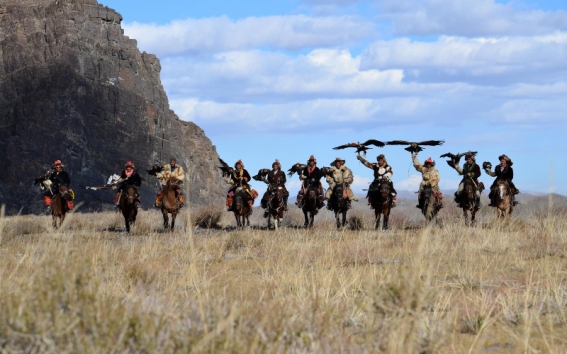 indigenas-viaje-mongolia-kazajos_1_0.jpg
