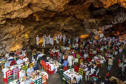 teotihuacan-gruta-restaurante.jpg