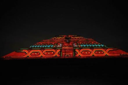 teotihuacan-noche-luz.jpg