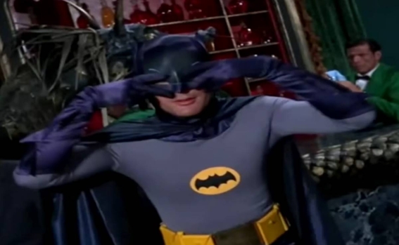 adam west batman  - Adam West y sus 5 hazañas como Batman 