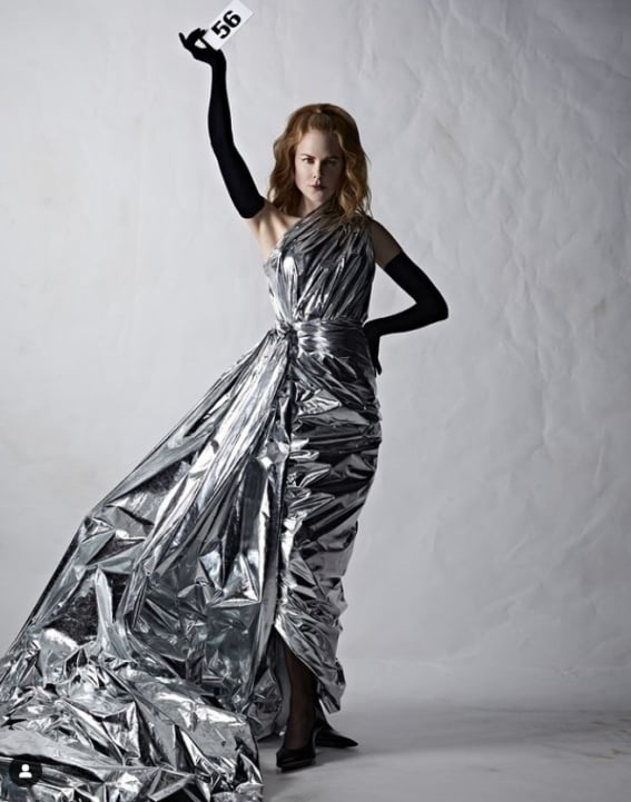 nikole kidman balenciaga  - Nicole Kidman desfila para Balenciaga y su vestido desata memes