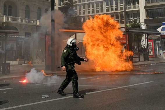 grecia_protesta_incendio.jpg