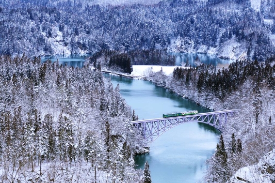 invierno_tadami-line-first-bridge-winter.jpg